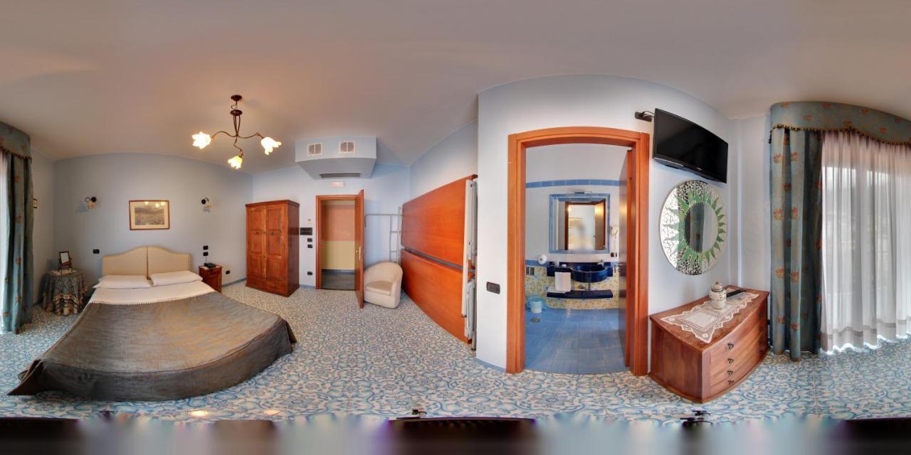 Hotel Paradiso Castellammare di Stabia Exterior photo