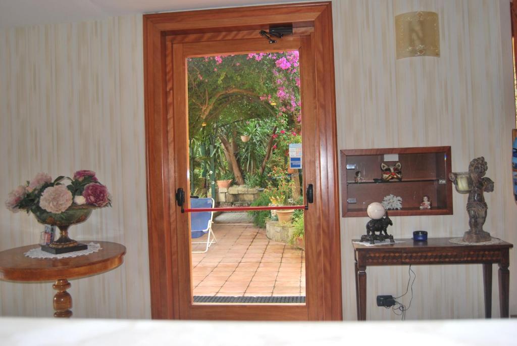 Hotel Paradiso Castellammare di Stabia Exterior photo